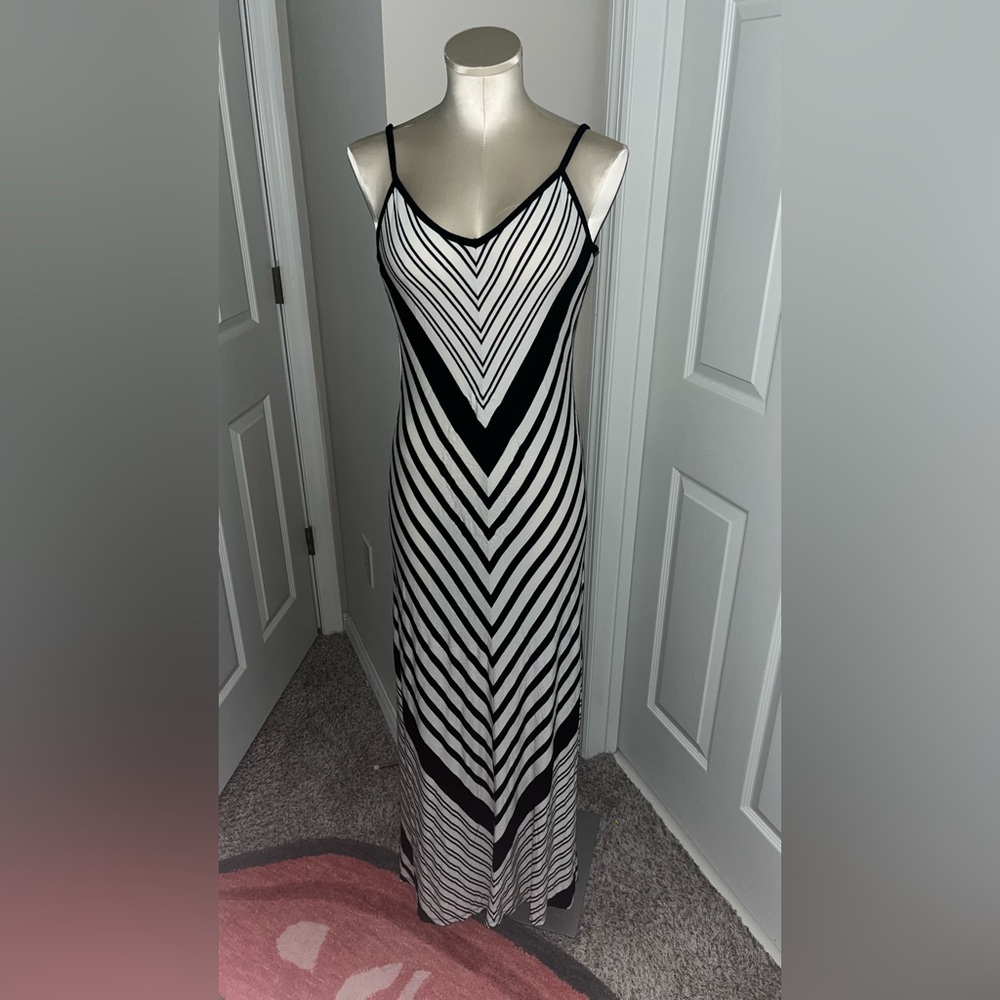 Guess Black and White Chevron Maxi Dress